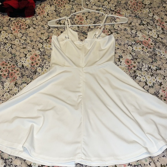 Women’s white deep v cut spaghetti strap fit and flare dress - Picture 4 of 4
